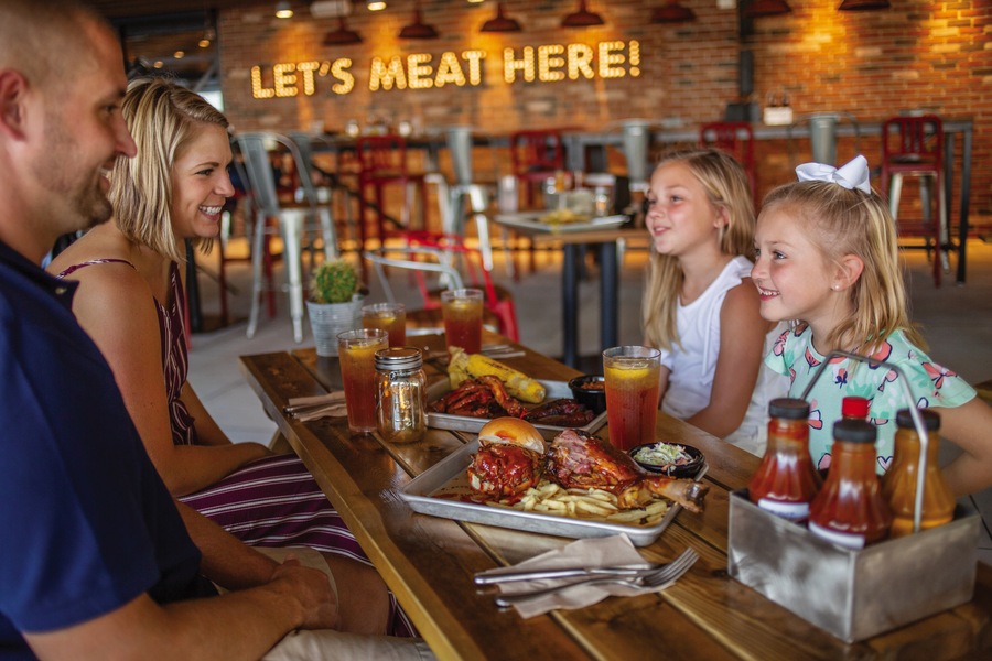 RCI Oasis of the Seas Portside BBQ A.Hendel 1.jpg